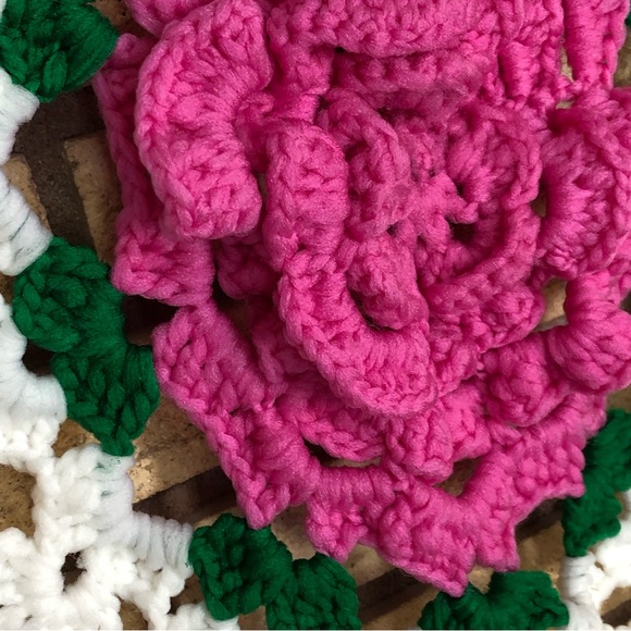 70's XL Floral Needlework Doilie - Couch Protector - Antimacassar - Home Decor - Picture 7 of 9